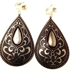 3" Silver Clip Black Metal Tear Drop Design Dangle Clip-on Earrings
